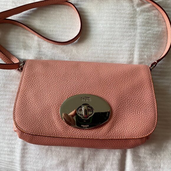 Authen COACH Leather Crossbody Bag. Flap w/Turn Lock Closure. Pink. Excel Cond'n - Picture 3 of 16
